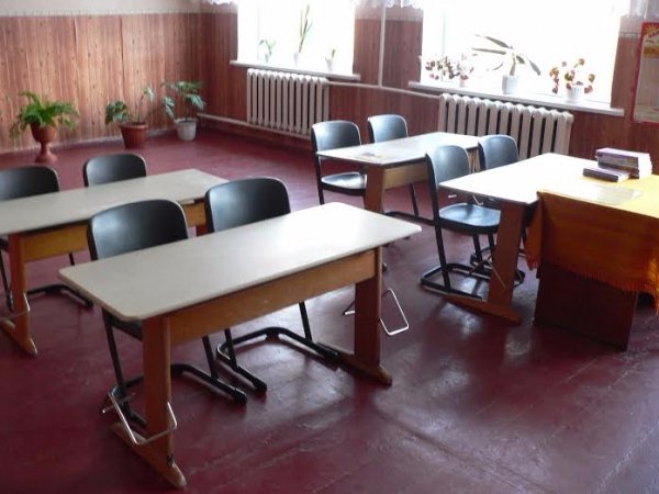 Волинським школярам до навчального року оновили меблі