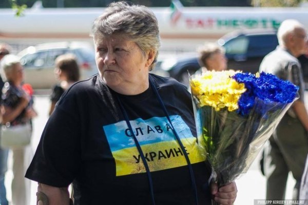 На похороні Новодворської скандували: «Герої не вмирають». ФОТО