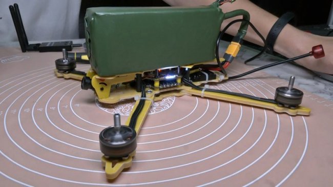 На Волині студенти роблять дрони, які відправлять на Донеччину та Луганщину