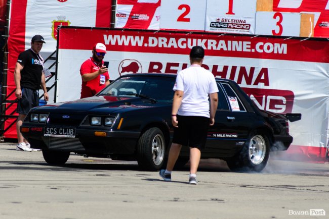 У Луцьку стартували видовищні змагання дрег-рейсерів. ФОТО