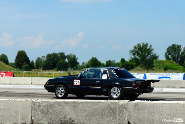 У Луцьку стартували видовищні змагання дрег-рейсерів. ФОТО