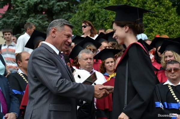 У Луцьку вручили дипломи магістрам. ФОТО