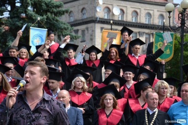 У Луцьку вручили дипломи магістрам. ФОТО