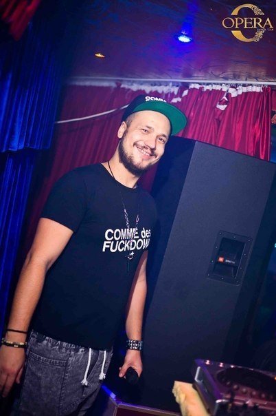 Чоловічий стриптиз у луцькому клубі. ФОТО