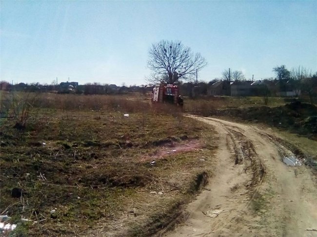 У Нововолинську невідомі влаштували пожежу біля трансформаторної будки. ФОТО