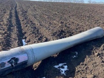 Нічна масована атака: в Молдові знову знайшли уламки ракети біля кордону з Україною