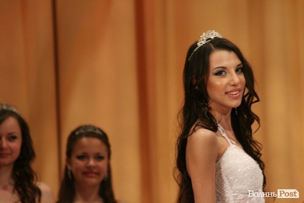 У Луцьку вибрали «Міс СНУ-2013». ФОТО