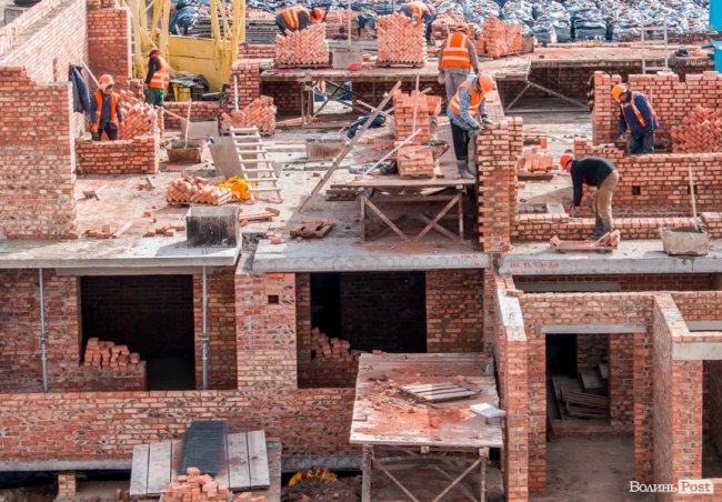 Ростуть, мов на дріжджах: як у ЖК «Caramel Residence» будують «карамельні» багатоповерхівки. ФОТО*