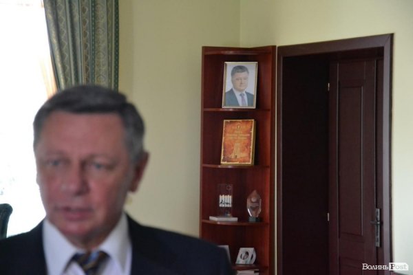 Лучани з підтоплених будинків прийшли на «розбірки» до Романюка. ФОТО