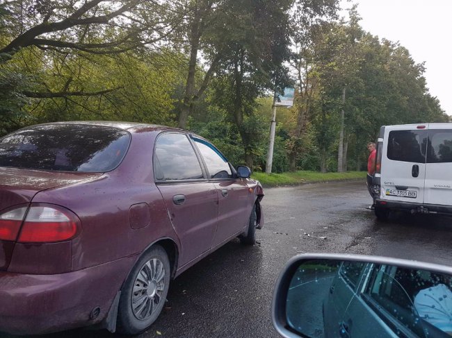 У Луцьку зіткнулися дві автівки