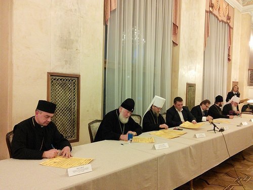 У Рівному різні конфесії підписали Меморандум про єдину Українську помісну церкву. ФОТО