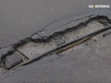 Луцький міст після капремонту знову треба «латати». ВІДЕО