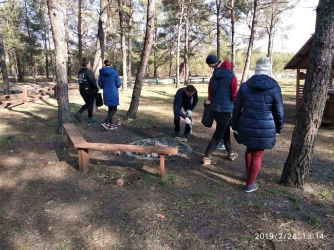 Сміття вивозили тракторами і підводами: як на Волині прибирали ліси. ФОТО