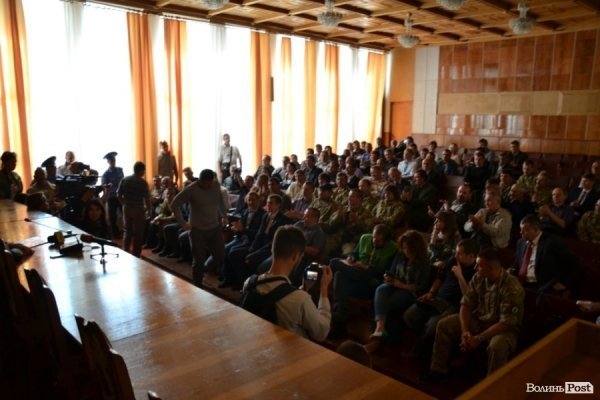 У Луцьку здійснили яєчний «замах» на губернатора. ФОТО. ВІДЕО. ОНОВЛЕНО