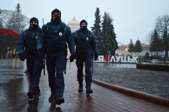 Луцькі нацгвардійці патрулюють вулиці міста у новій формі. ФОТО