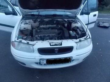 Білорус, який хотів через Волинь провезти контрабандні цигарки, позбувся автівки. ФОТО