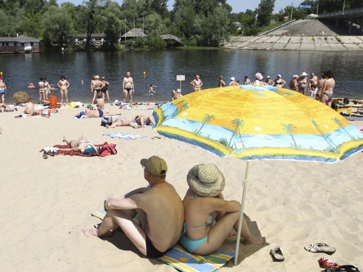 Назвали безпечні для купання пляжі Волині та України