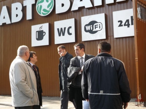 Які автомобілі у гаражі Волинської облради. ФОТО