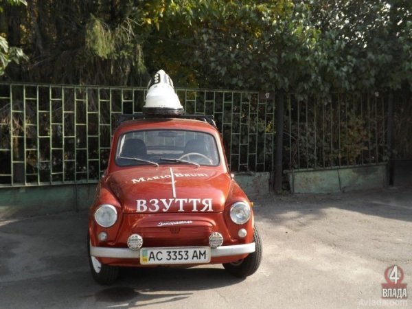 Які автомобілі у гаражі Волинської облради. ФОТО