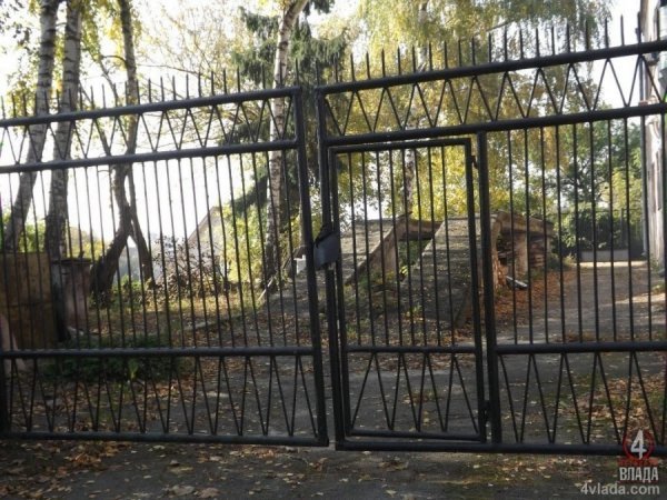 Які автомобілі у гаражі Волинської облради. ФОТО