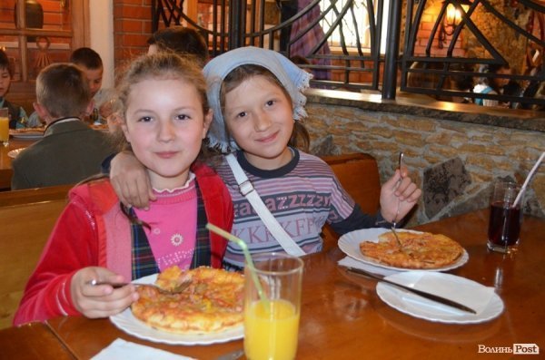 Напередодні Великодня для дітей влаштували забави. ФОТО*