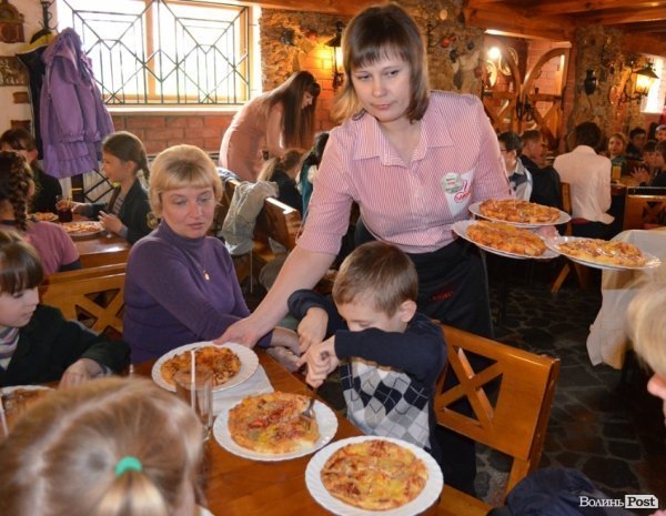 Напередодні Великодня для дітей влаштували забави. ФОТО*