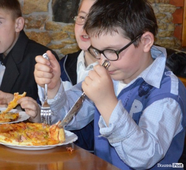 Напередодні Великодня для дітей влаштували забави. ФОТО*