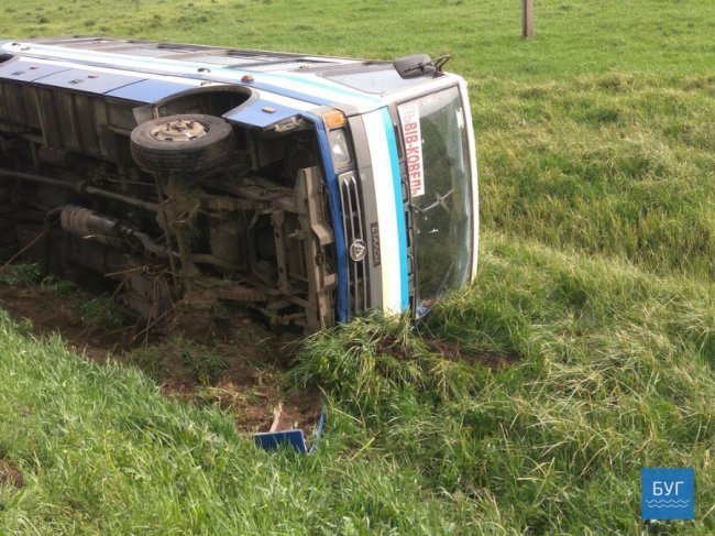 Аварія на Волині: перекинувся автобус з пасажирами