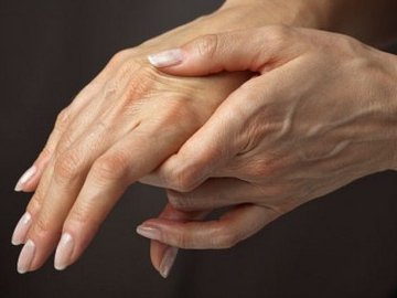 Науковці спростували міф про хрускіт пальців