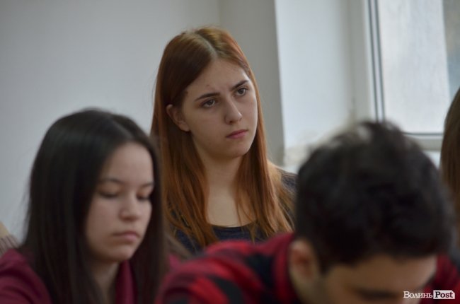 «Будете шкодувати себе зараз, то потім на вас будуть шкодувати гроші»: луцька журналістка ділилася досвідом зі студентами