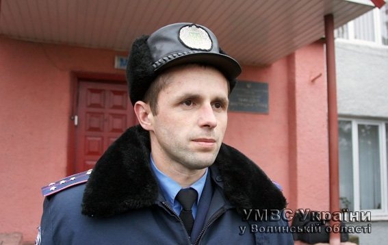 На Волині чоловік кинувся на міліціонера з ножем. ФОТО