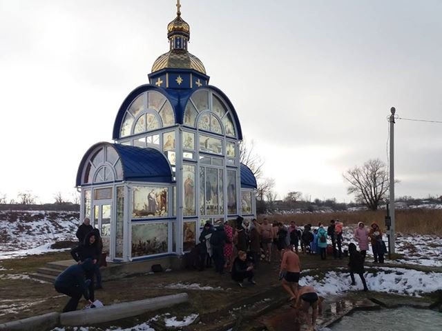 Голова Волинської ОДА скупався в ополонці під Луцьком