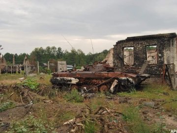 Окупанти насильно виселили жителів двох сіл та вивезли вглиб тимчасово окупованої території Луганської області, - Генштаб