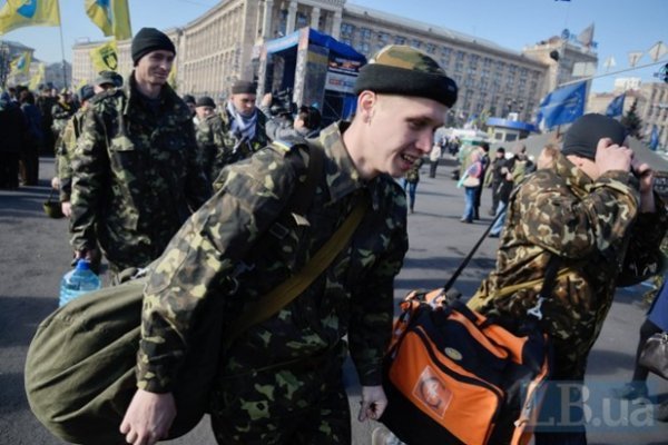 Перші добровольці Нацгвардії вирушили на навчання. ФОТО. ВІДЕО