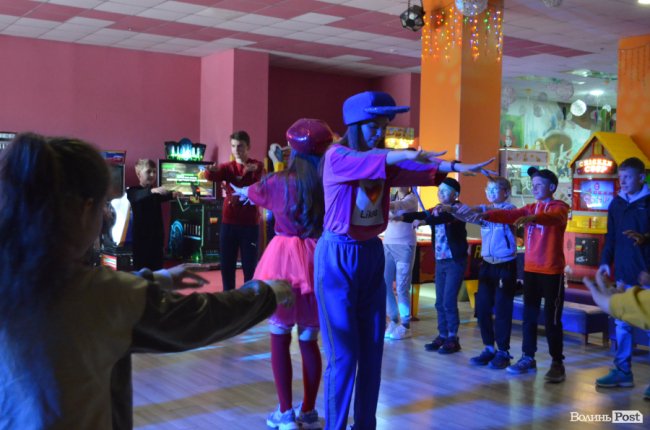 Живе спілкування і сміх – як терапія позитивом: для дітей працівників «Кромберга» влаштували свято. ФОТО 