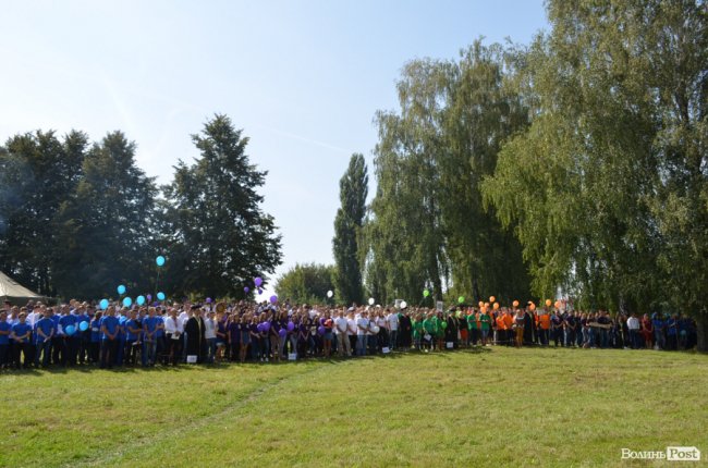 Танець від ректора і завдання від губернатора: як у луцькому «політесі» першачків зустрічали. ФОТО