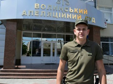 Луцький нацгвардієць розповів, як  допомагав постраждалому в ДТП мотоциклістові