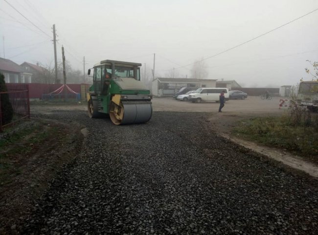 У волинському селищі почали ремонтувати дорогу за півтора мільйона