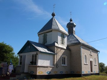 Митрополит Михаїл освятив у волинському селі церкву. ФОТО