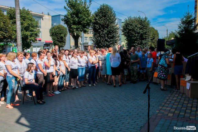 Діти загиблих воїнів отримали вишивані подарунки. ФОТО