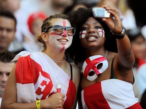 Дівчата і Євро-2012. ФОТО