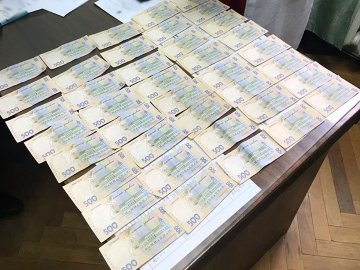 Викрили банду медиків, які брали хабарі за видачу безкоштовних ліків онкохворим. ФОТО