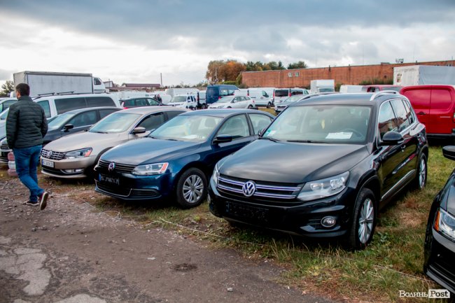 Volkswagen Touran - 12 900$ 