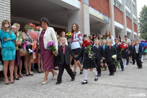 Луцькі депутати Яручик і Ткачук вітали першачків із Днем знань. ФОТО*