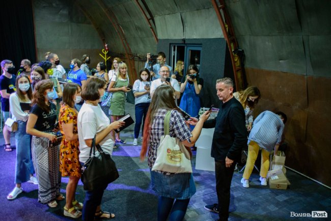 Жадан у Луцьку: про культуру як зброю, заздрість котам і «щастя, яке не оминеш»