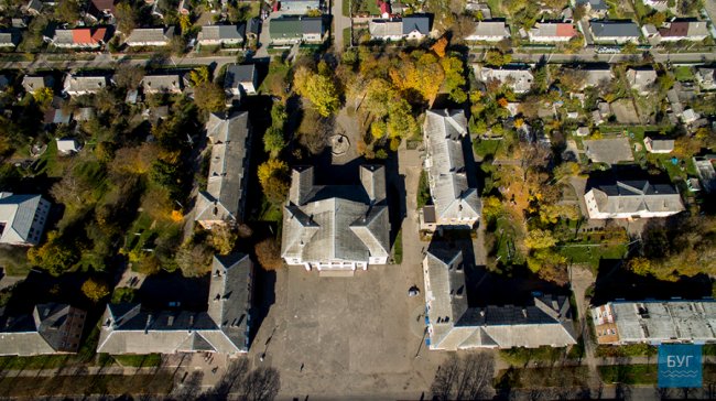 Неймовірні краєвиди волинського селища показали з висоти. ВІДЕО