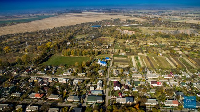 Неймовірні краєвиди волинського селища показали з висоти. ВІДЕО
