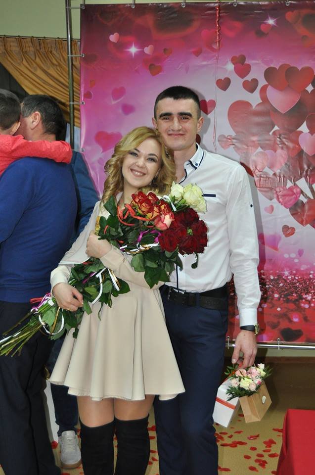 У луцькому ЦНАПі у День Валентина одружилися 5 пар молодят. ФОТО