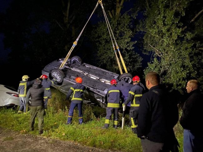 На Волині перекинувся автовоз – працюють рятувальники 