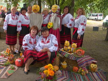 Розіграші, вікторини та артисти з Києва: у Шацьку відгуляли День селища. ФОТО. ВІДЕО